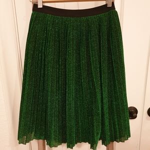 Sparkling green pleated skirt